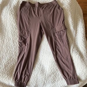 Athleta Chelsea Utility Jogger Brown Featherweight Pants Work Wear Casual.